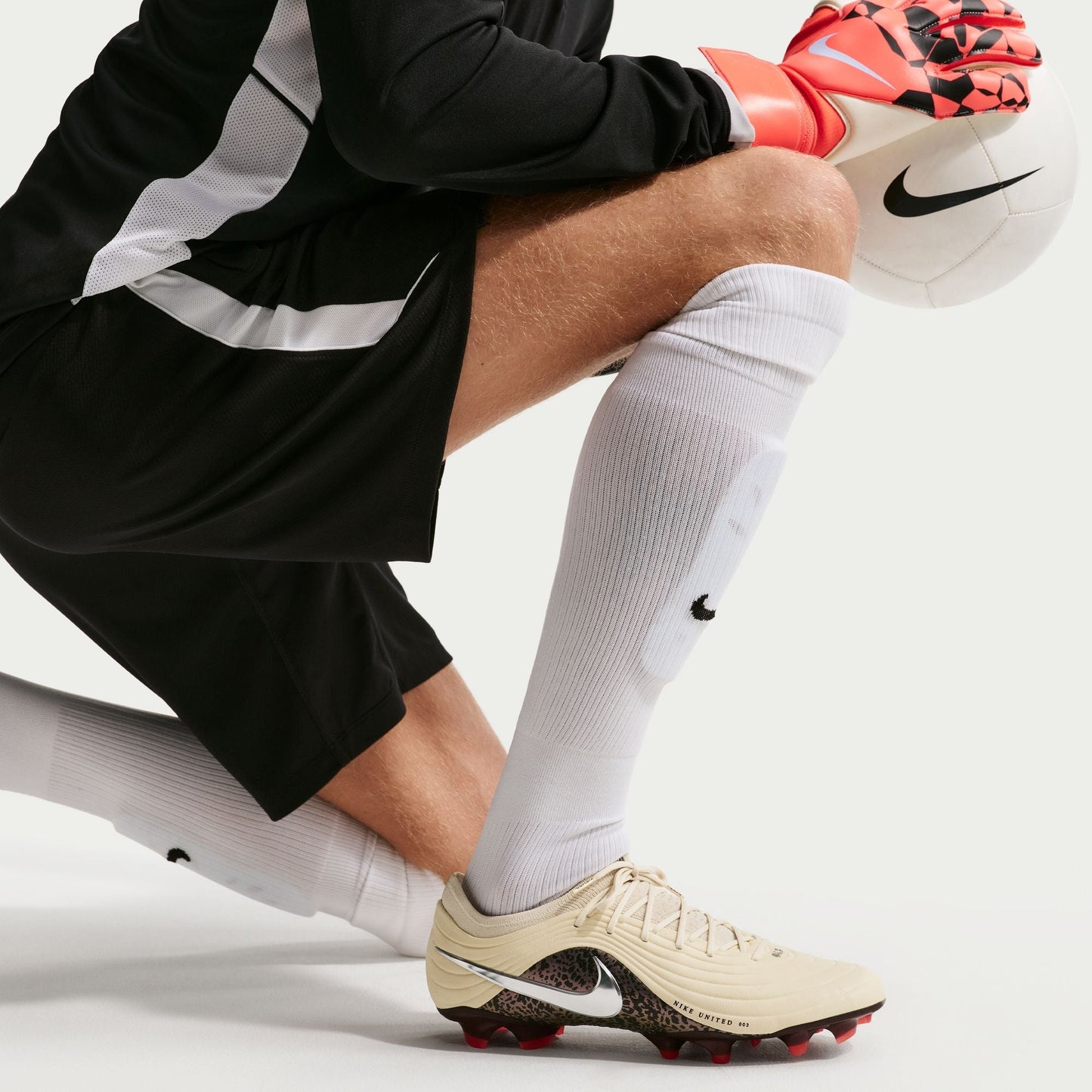 Nike United Tiempo Maestro Elite Firm-Ground Low-Top Soccer Cleats